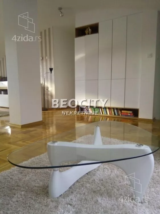 Četvoroiposoban stan | 4zida