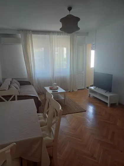 Ustanička | 4zida.rs
