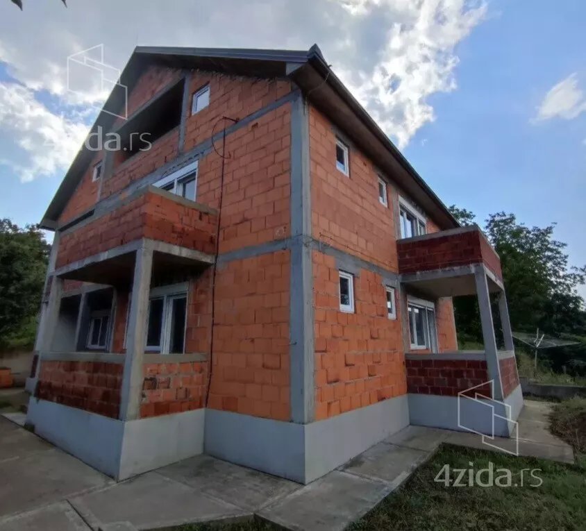 3-etažna kuća | 4zida