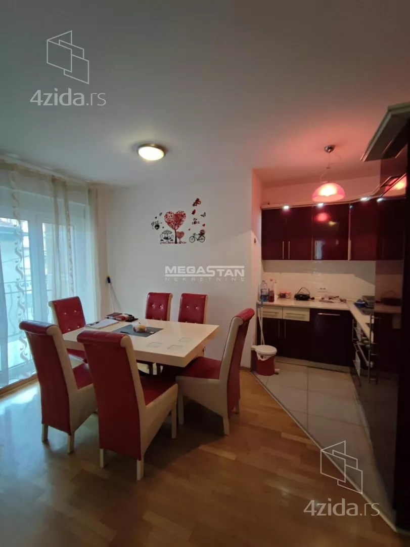 Dvoiposoban stan | 4zida