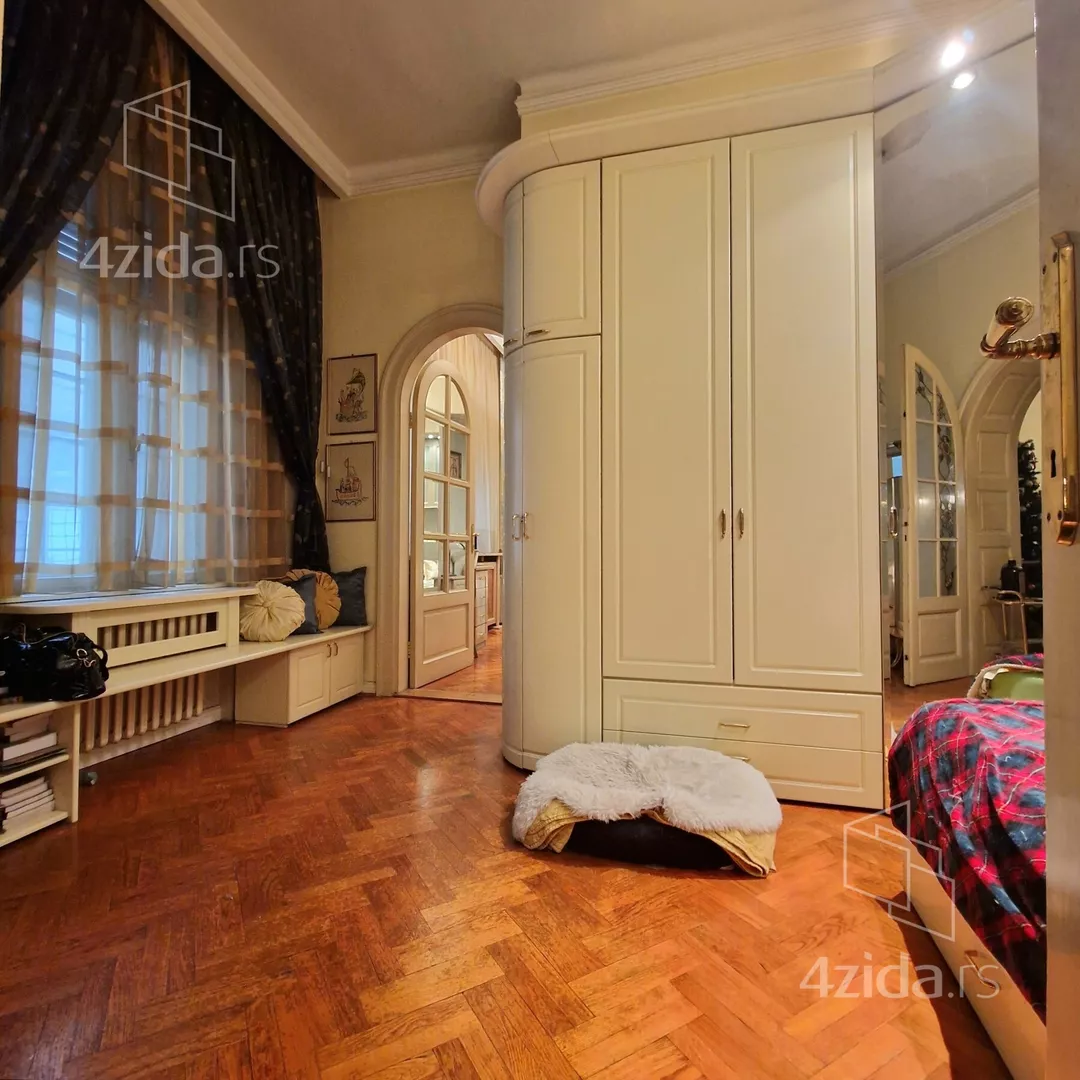 Šestosoban stan | 4zida