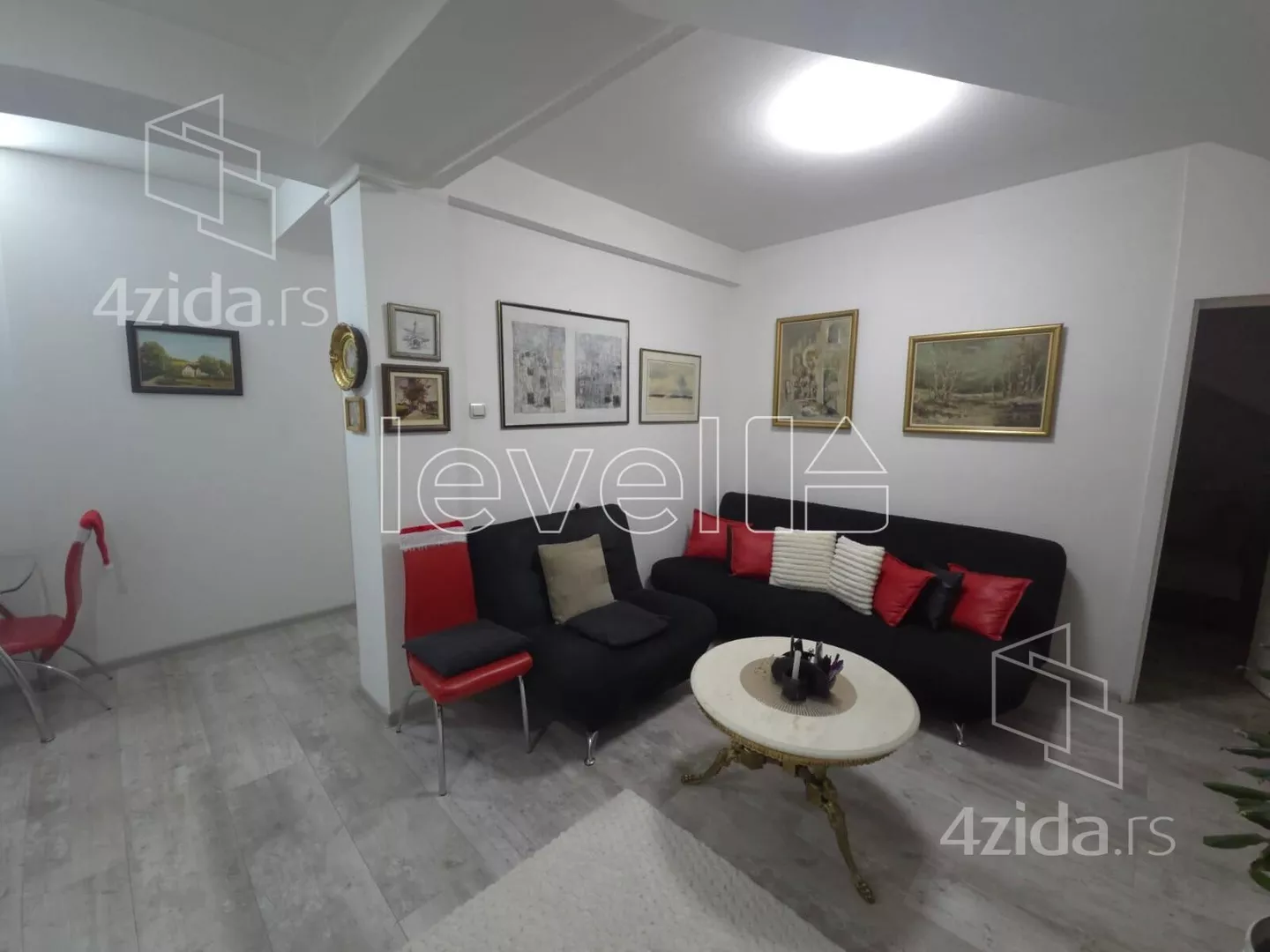 Troiposoban stan | 4zida