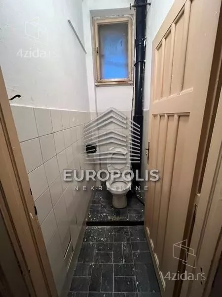 Četvoroiposoban stan | 4zida