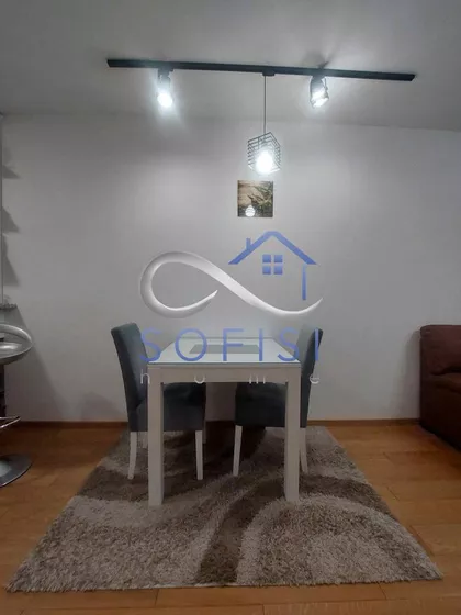 Lasla Gala | 4zida.rs