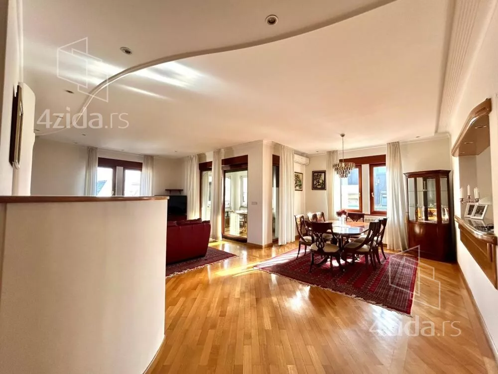 Četvoroiposoban stan | 4zida