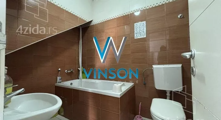 Četvoroiposoban stan | 4zida