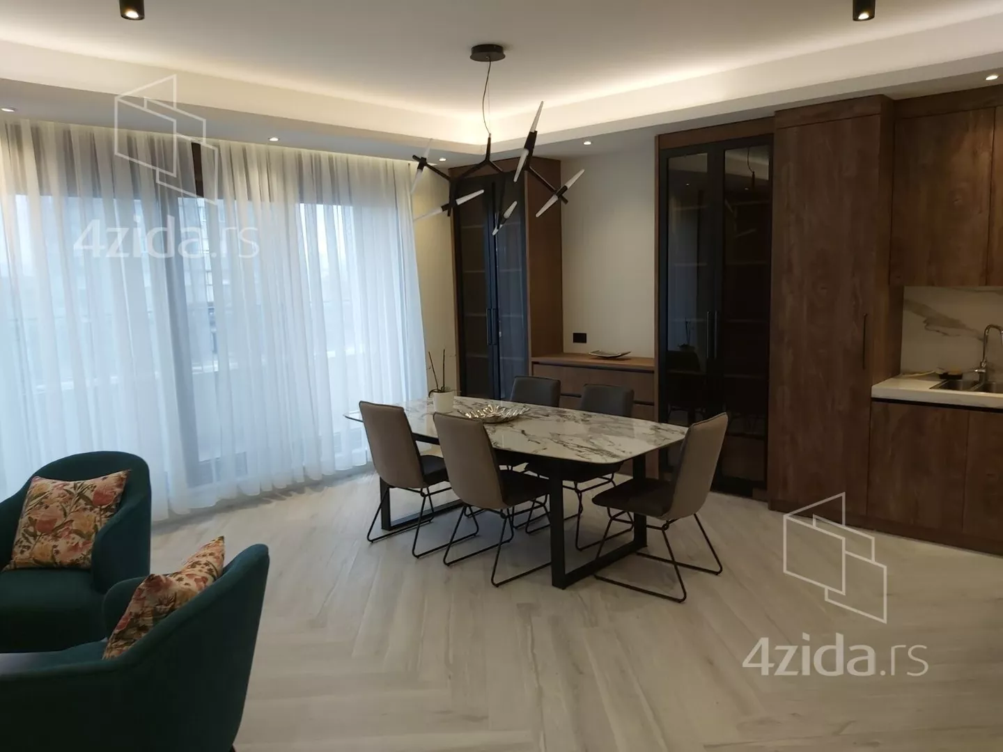 Četvorosoban stan | 4zida