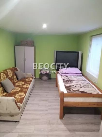 Petrovaradinsko Podgrađe - Gradić | 4zida.rs