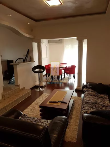 Ruže Jovanović | 4zida.rs