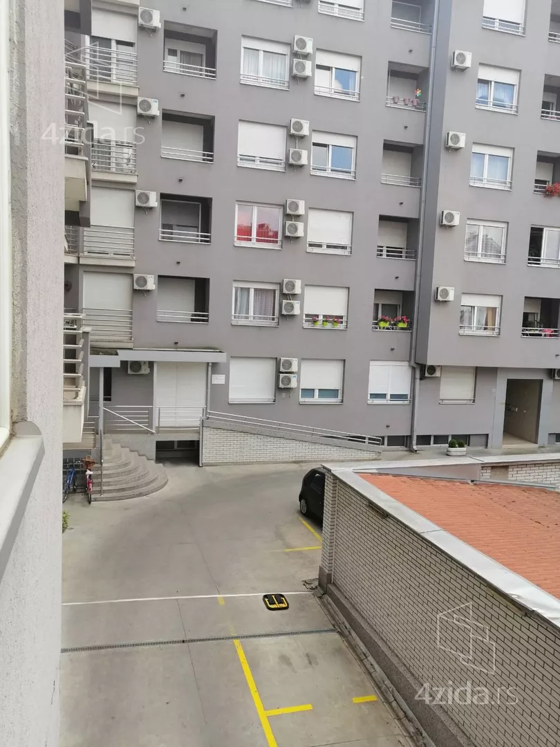 Garaža | 4zida