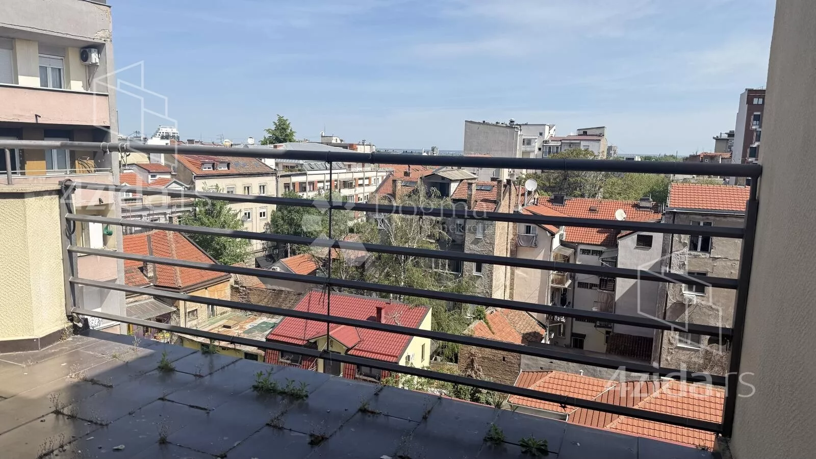 Šestosoban stan | 4zida