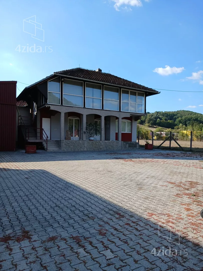 Poslovni prostor | 4zida
