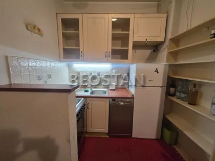 Knicaninova | 4zida.rs