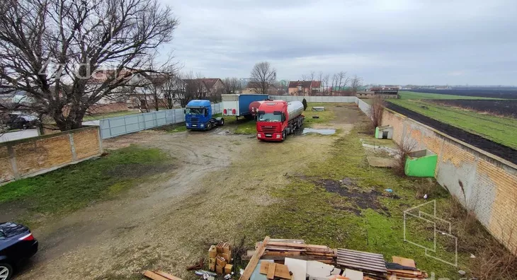 Poslovna zgrada | 4zida