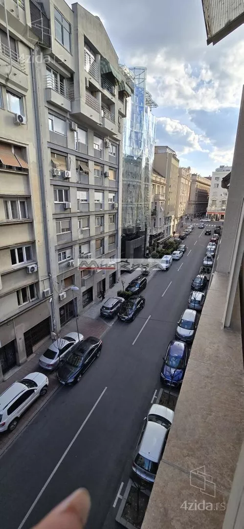 Četvoroiposoban stan | 4zida