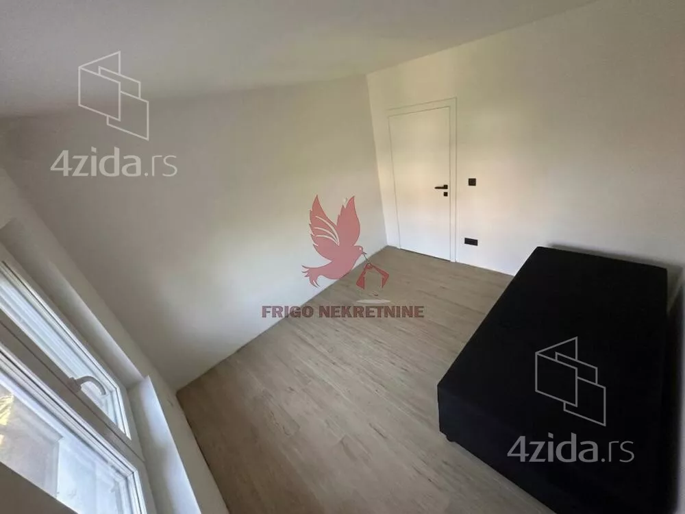 Četvoroiposoban stan | 4zida