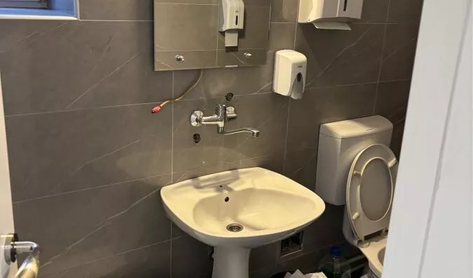 Poslovna zgrada | 4zida