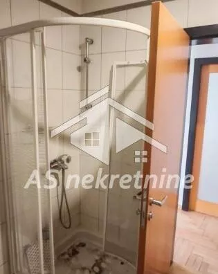 Šestosoban stan | 4zida