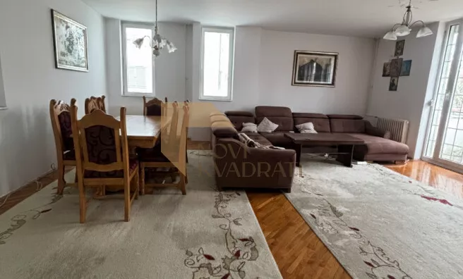 Petosoban stan | 4zida