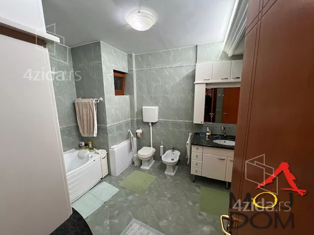 Petosoban stan | 4zida