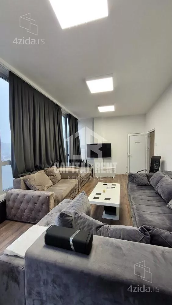 Poslovna zgrada | 4zida