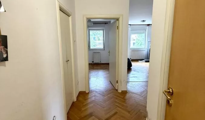 Četvoroiposoban stan | 4zida