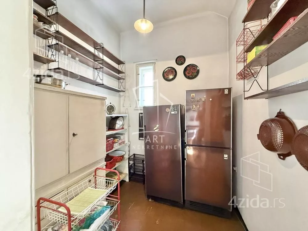 Četvoroiposoban stan | 4zida