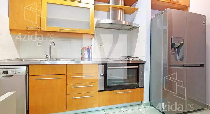 Petosoban stan | 4zida