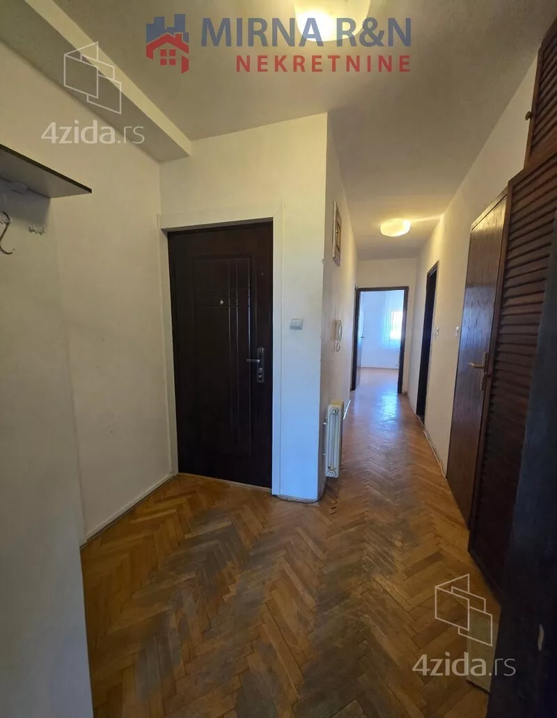 Četvoroiposoban stan | 4zida