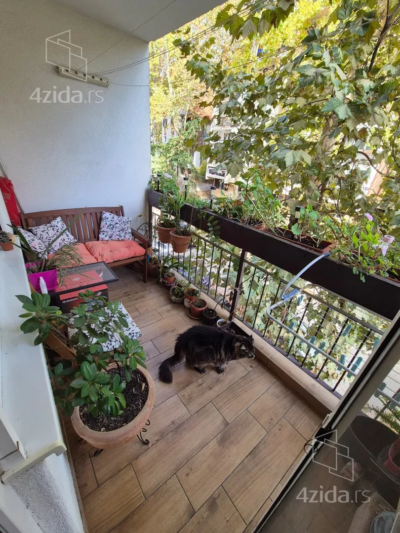 Troiposoban stan | 4zida