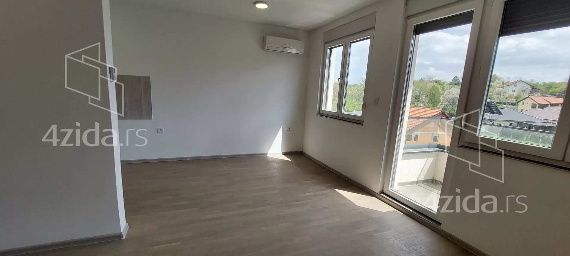 Troiposoban stan | 4zida