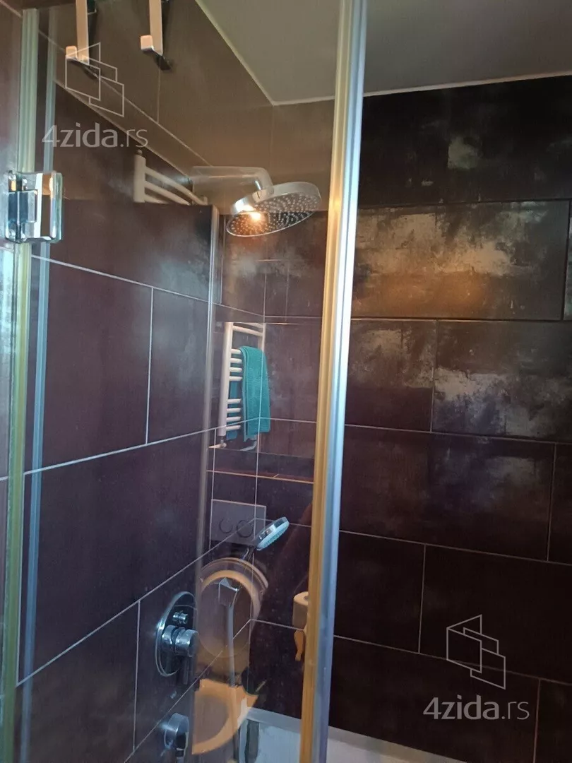 Četvoroiposoban stan | 4zida