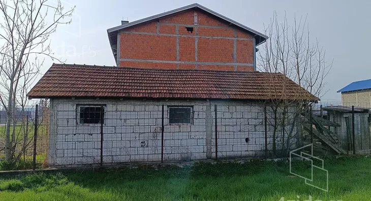 Poslovna zgrada | 4zida