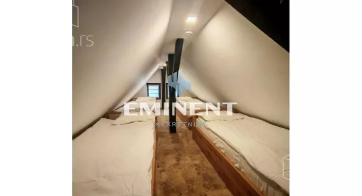 Šestosoban stan | 4zida