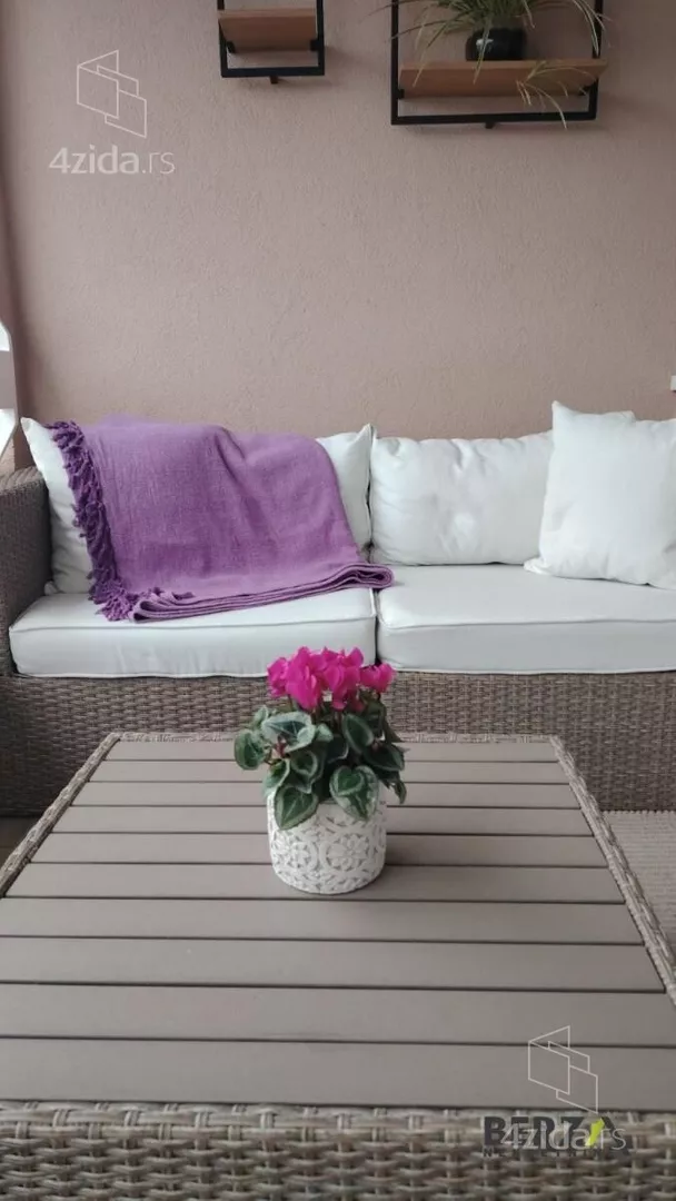 Troiposoban stan | 4zida