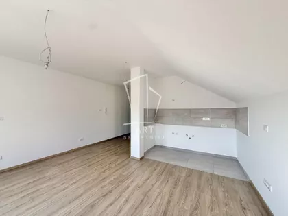 Mali Mokri Lug | 4zida.rs