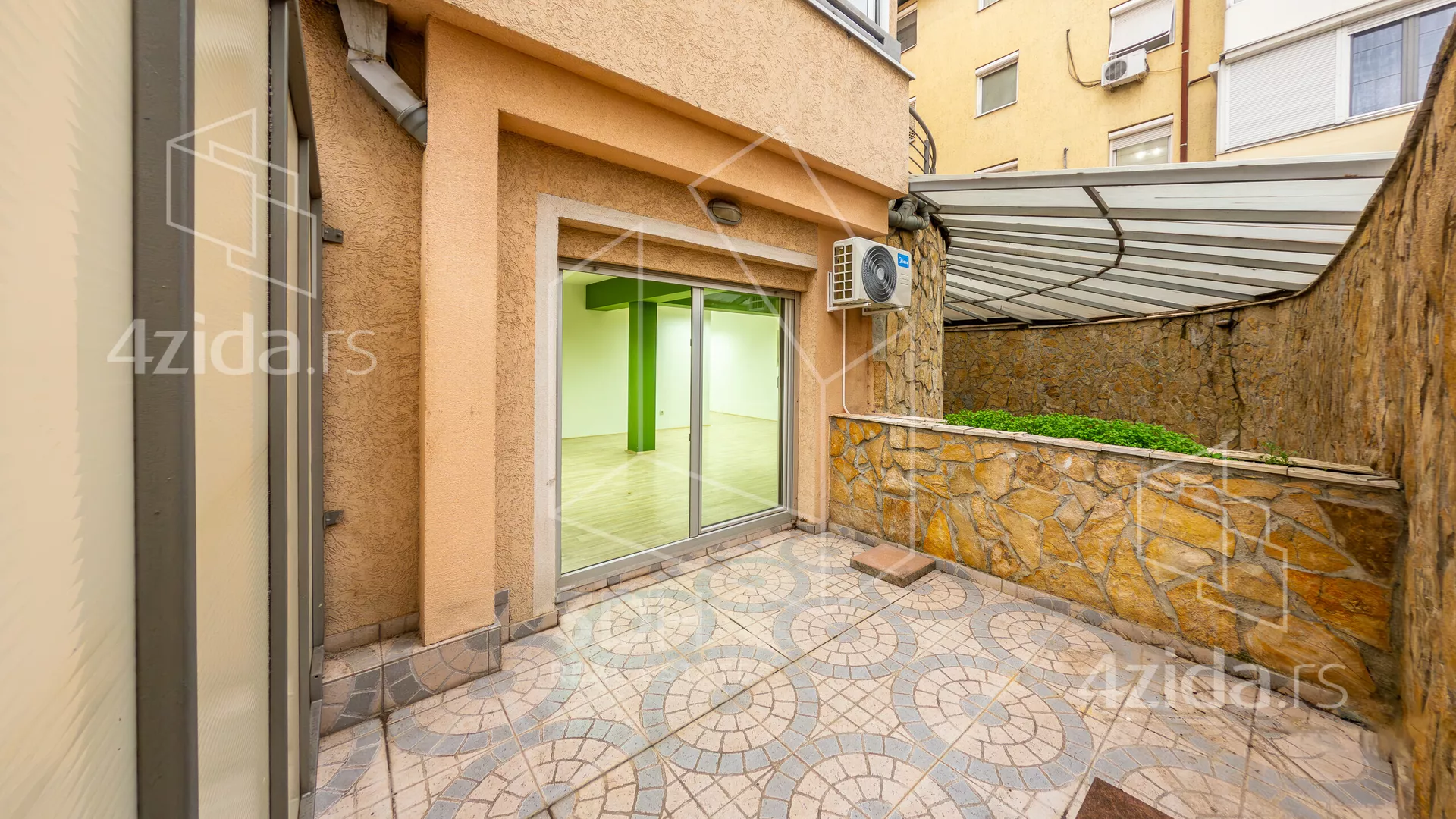 Poslovni prostor | 4zida