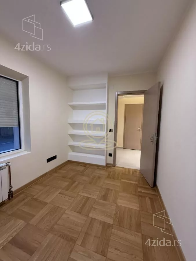 Četvoroiposoban stan | 4zida