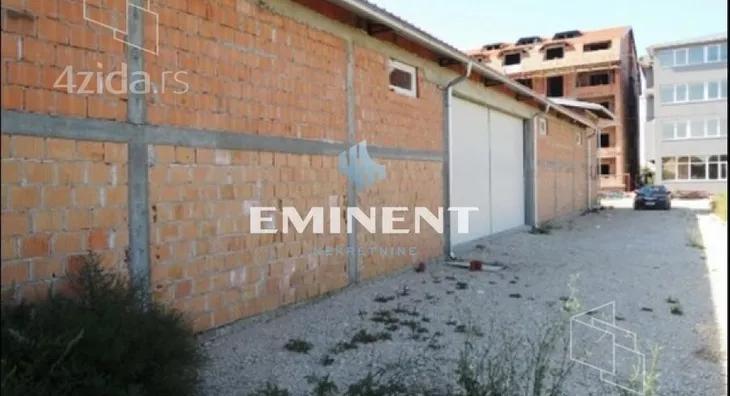 Poslovna zgrada | 4zida