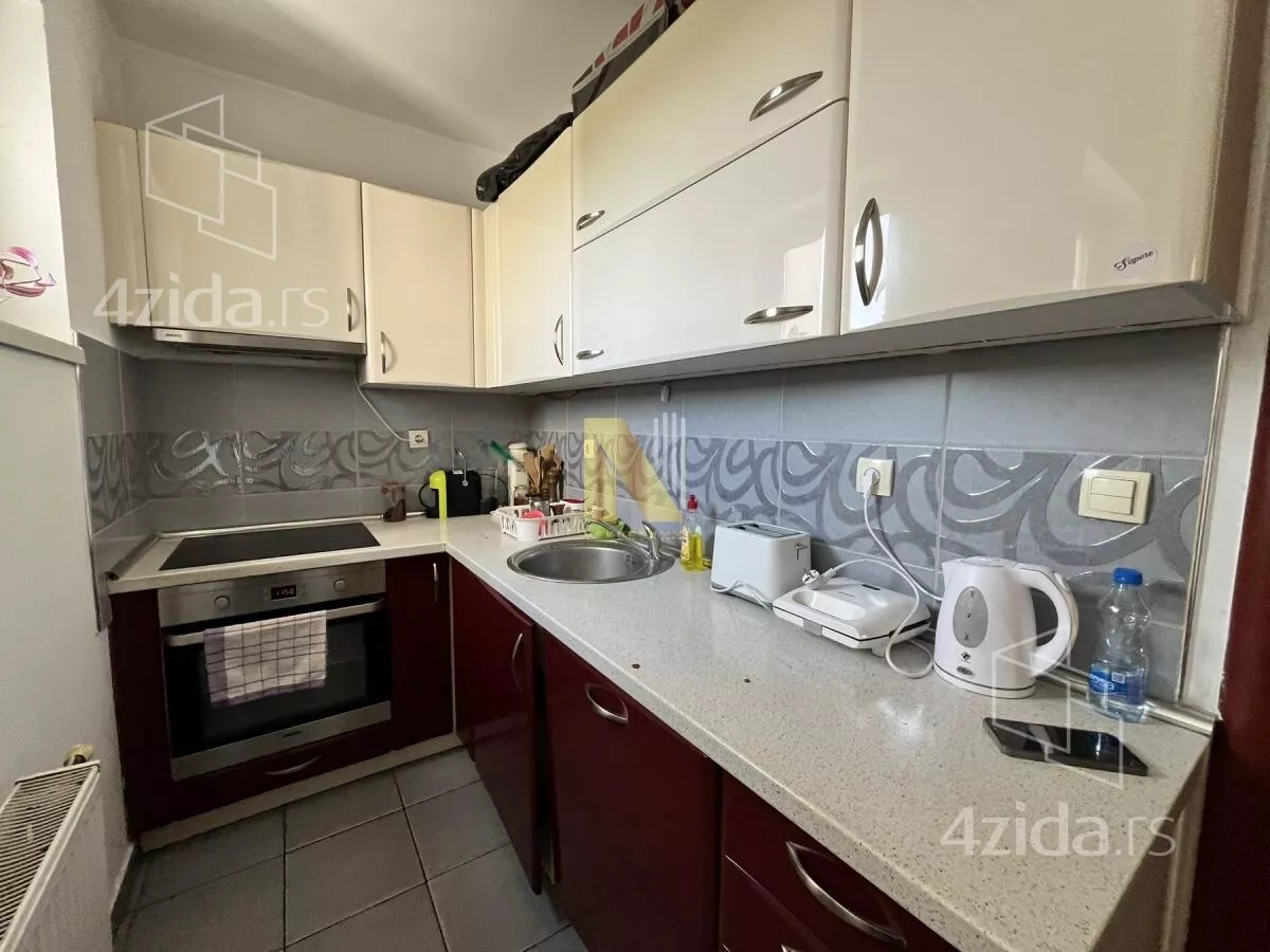 Petosoban stan | 4zida