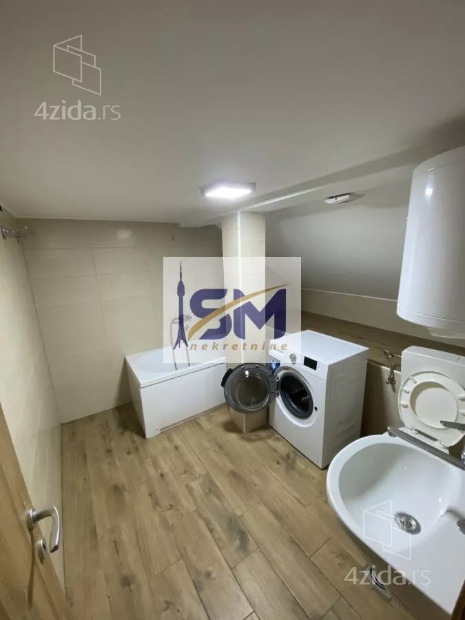 Petosoban stan | 4zida