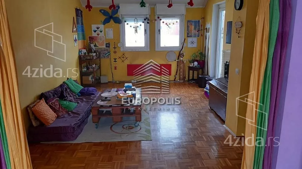 Troiposoban stan | 4zida