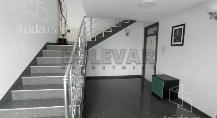 Lokal | 4zida