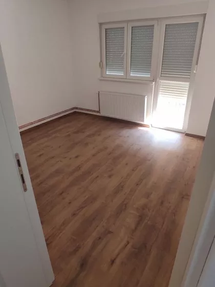 Vojna Bolnica | 4zida.rs