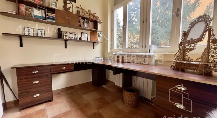 Četvoroiposoban stan | 4zida