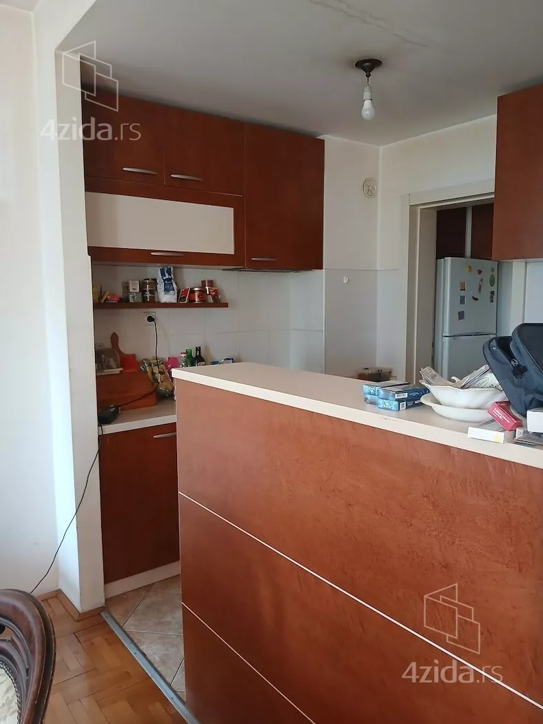 Šestosoban stan | 4zida