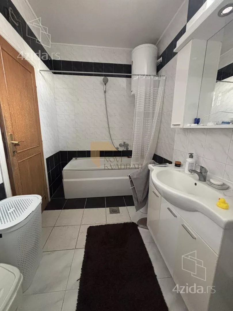 Petosoban stan | 4zida