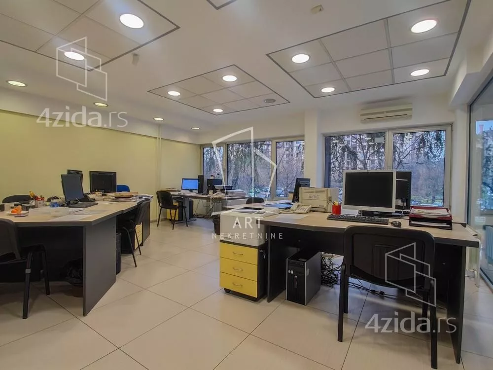 Poslovni prostor | 4zida