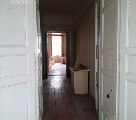 Četvoroiposoban stan | 4zida