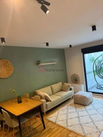 Crveni Krst Vračar | 4zida.rs